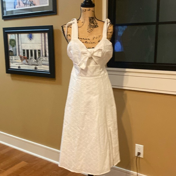 Steve Madden Eyelet Embroidery Knot Front with Tied Shoulder. NWOT - Picture 4 of 8